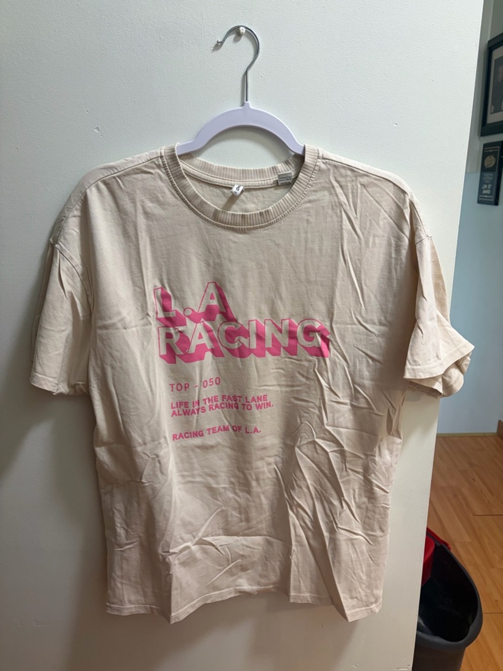 Beige Graphic Tee with Pink "L.A. RACING" Print